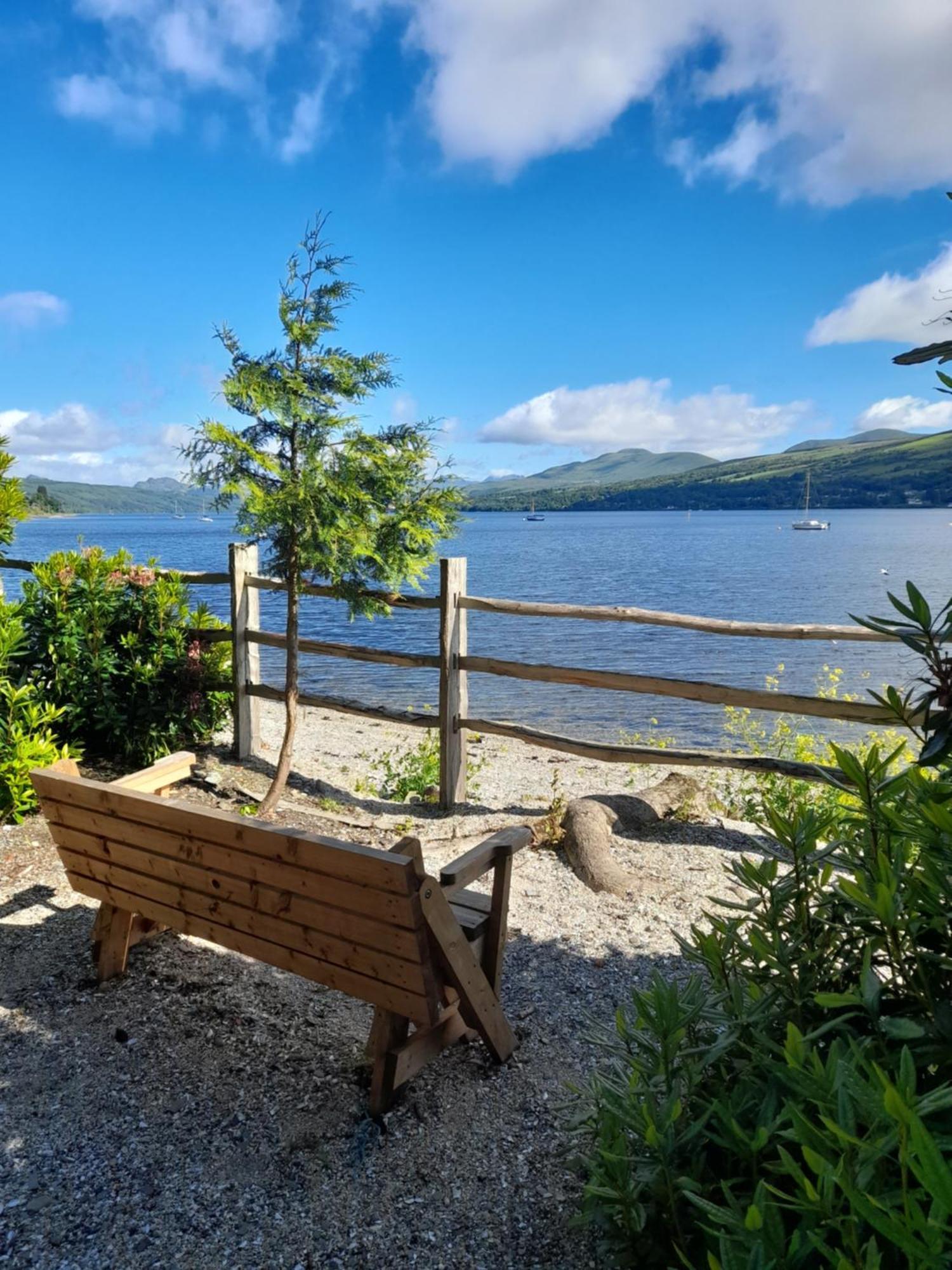 Cosy Lochside Cottage With Mountain And Sea Views Clynder Exteriör bild