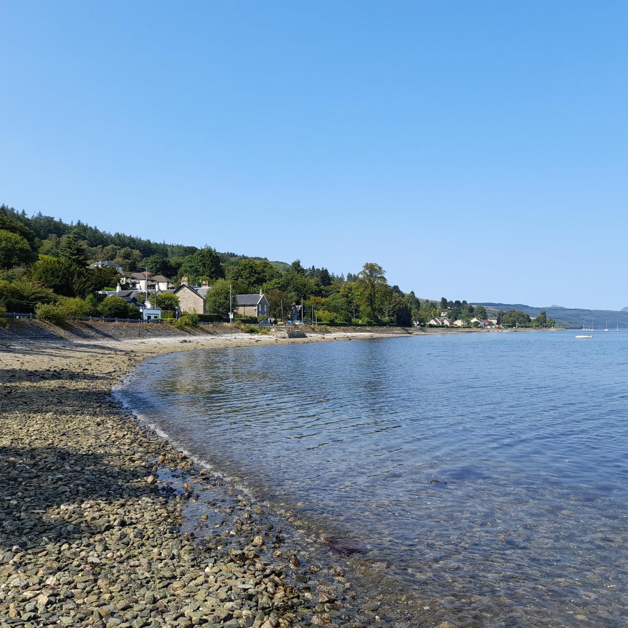 Cosy Lochside Cottage With Mountain And Sea Views Clynder Exteriör bild