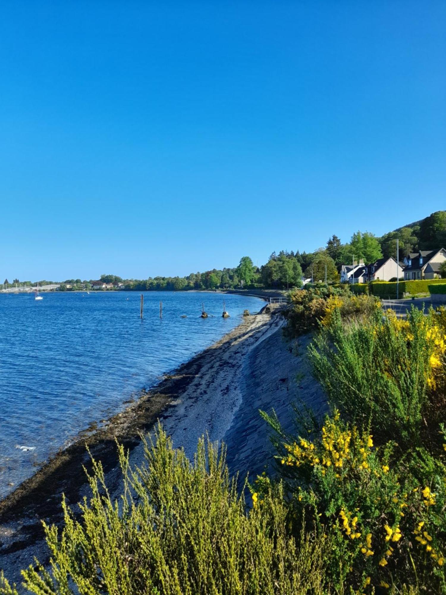 Cosy Lochside Cottage With Mountain And Sea Views Clynder Exteriör bild