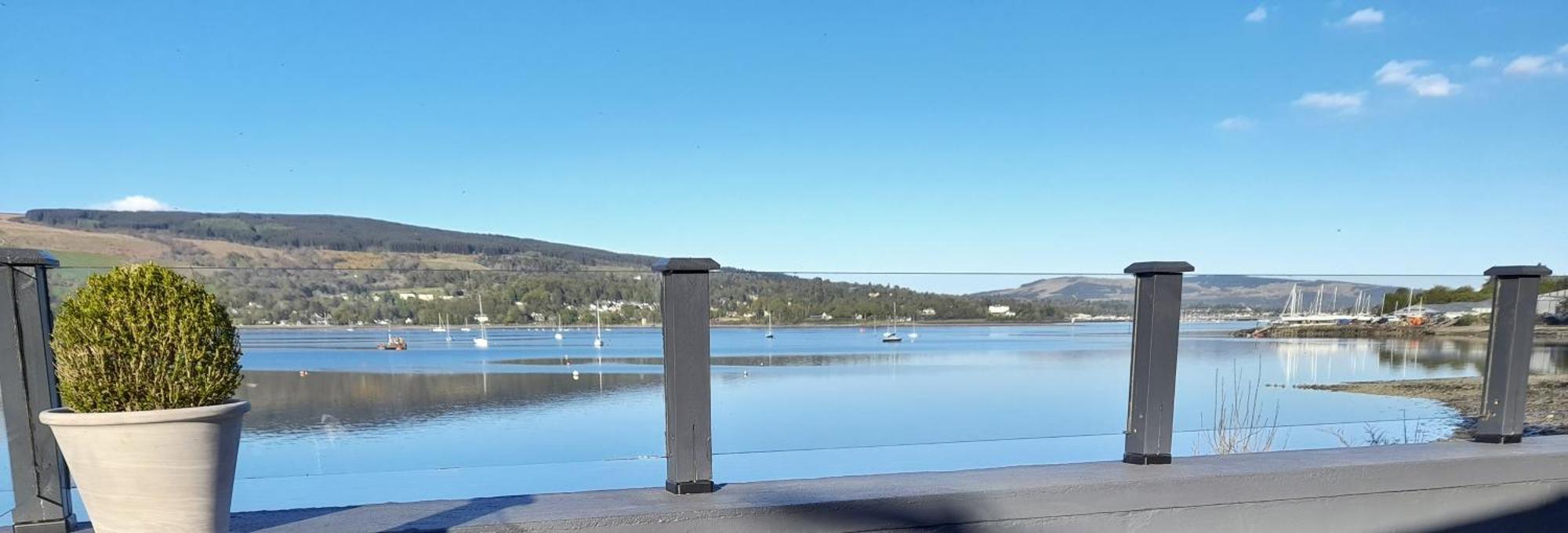 Cosy Lochside Cottage With Mountain And Sea Views Clynder Exteriör bild