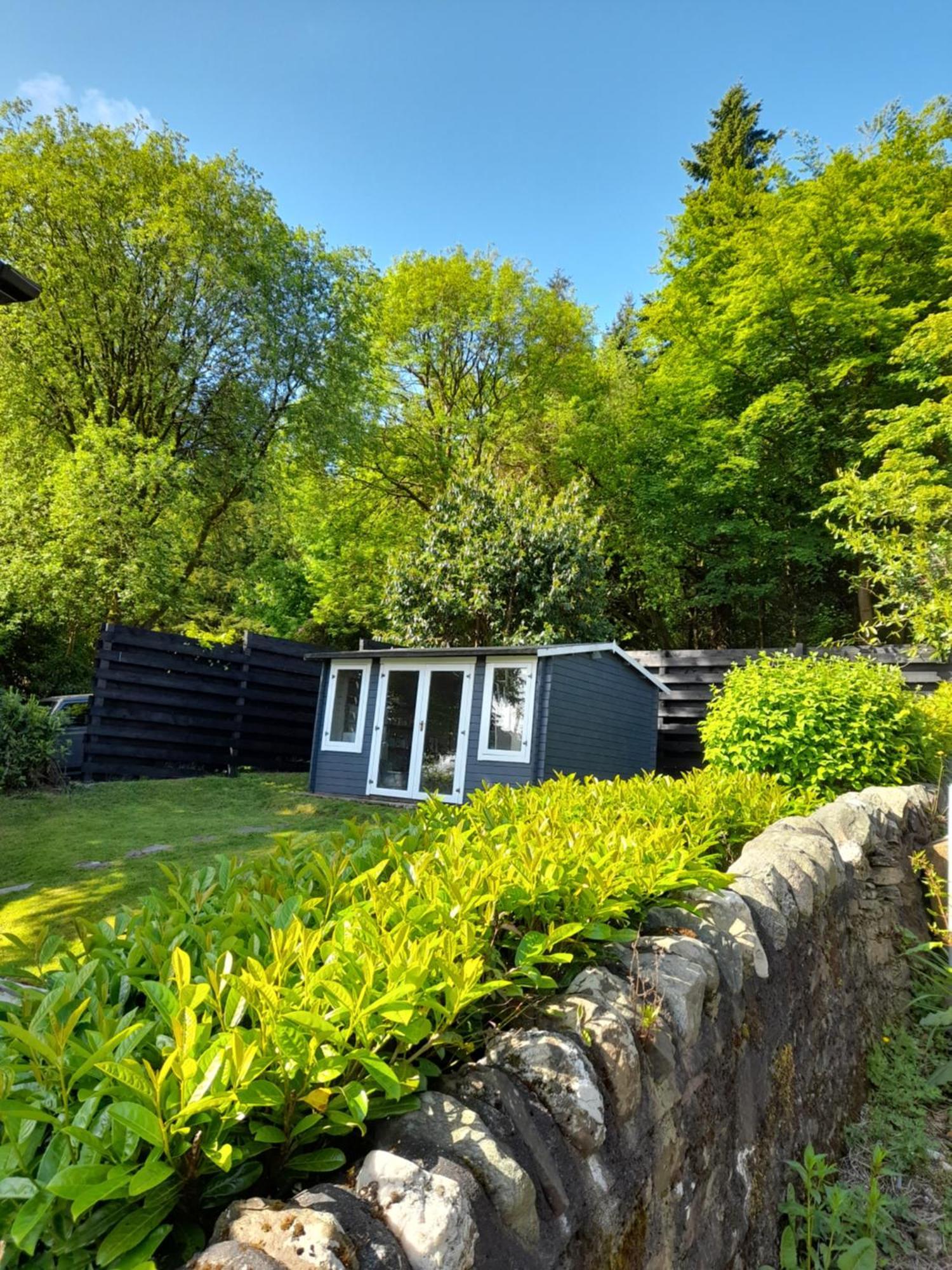 Cosy Lochside Cottage With Mountain And Sea Views Clynder Exteriör bild